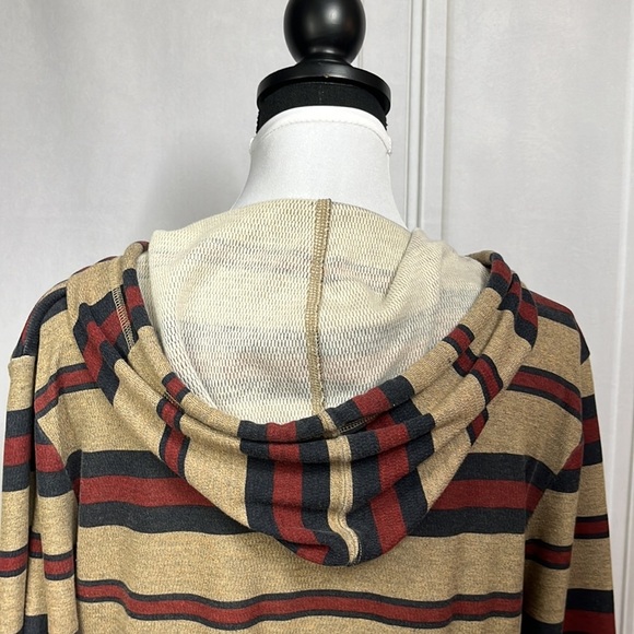 Oversize striped top - Picture 8 of 10